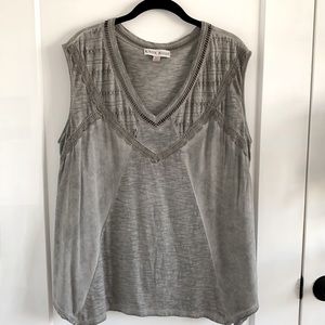 Woman’s Grey Knox Rose Sleeveless Top